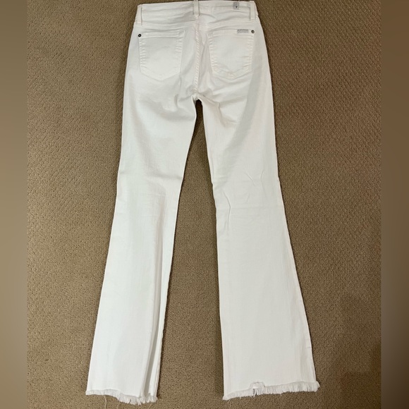 New! White fit and flare jeans